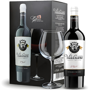 Castel Vladoianu - Feteasca Neagra trocken inklusive Weinglas Weingut Cotnari. Abbildungen ähnlich, bitte Angaben in der Produktbeschreibung prüfen.